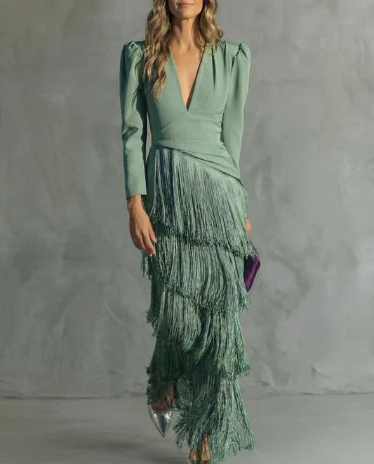 Clara · Vestido elegante con mangas de flecos